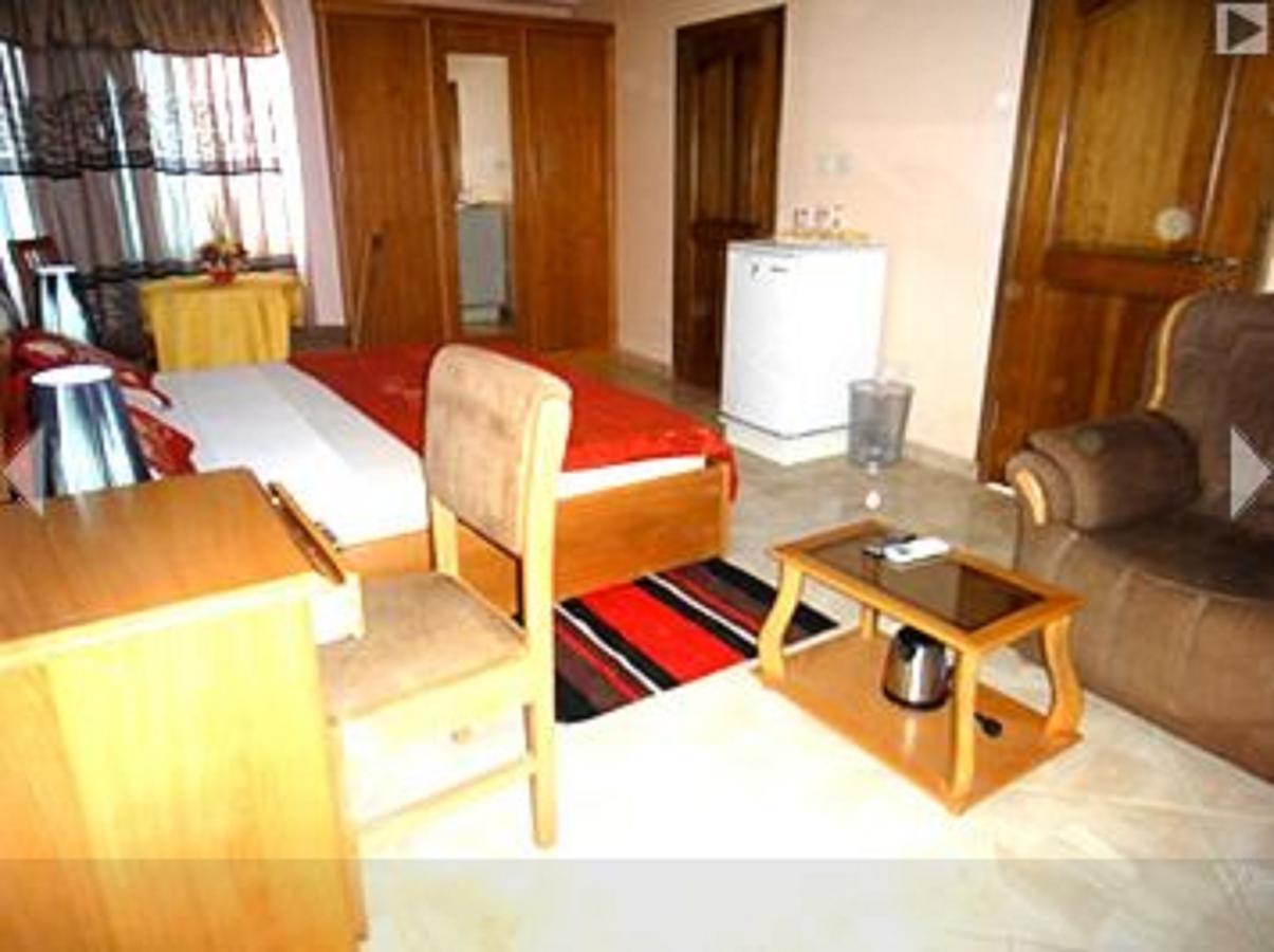 Brookvale Hotel Weija Eksteriør billede