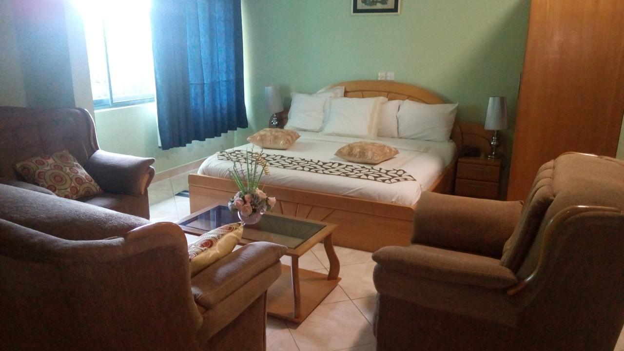 Brookvale Hotel Weija Eksteriør billede