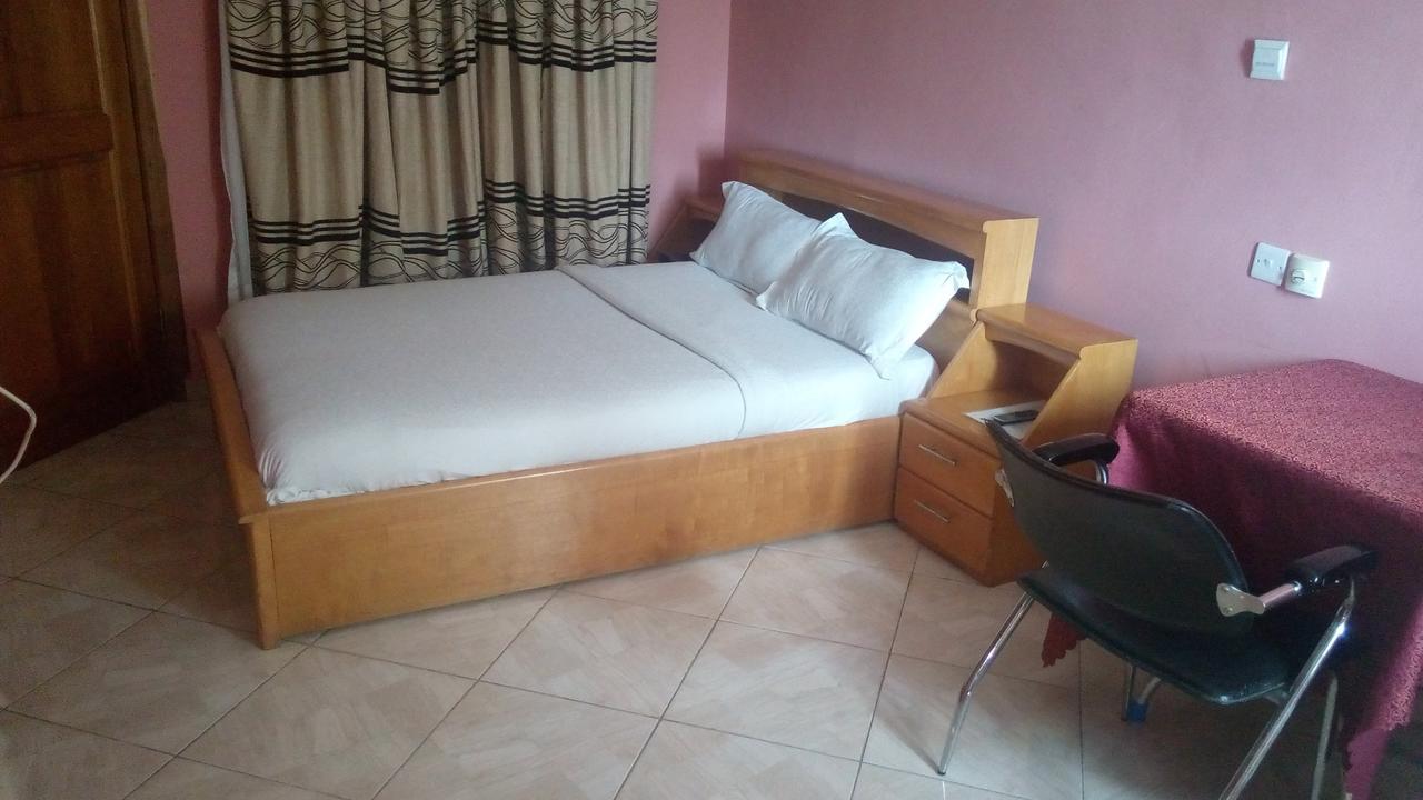 Brookvale Hotel Weija Eksteriør billede