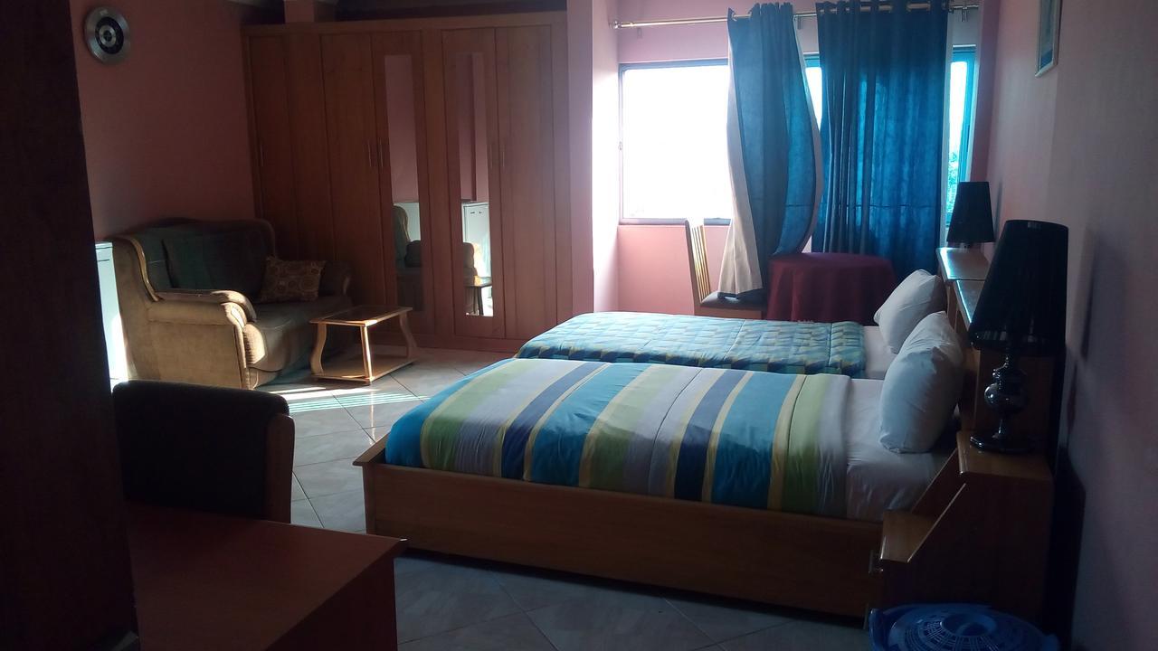 Brookvale Hotel Weija Eksteriør billede